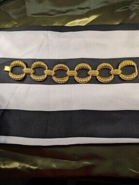 Gold Link Rope Circle Bracelet - Bold Chain Statement